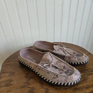 Antelope Dusty Pink Floral Suede Moccasin Mule Slip-Ons